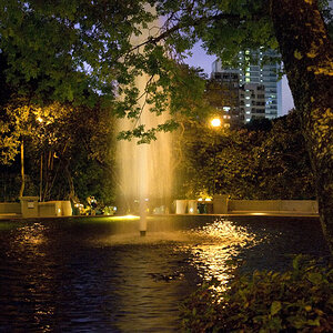 Park in Hongkong bei Nacht
14-24mm - 1/20s f/2,8 ISO 3200 (D3)
