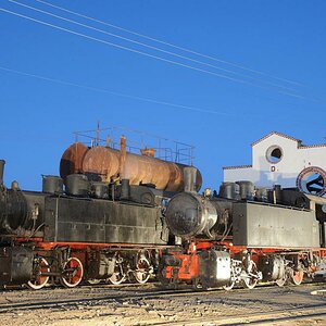 vor dem Lokschuppen in Asmara
(18959