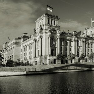 Reichstag 0011 110608 SW Sepia 1024x668 90