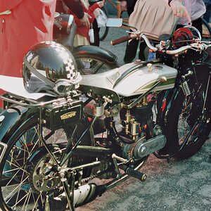 Motorradtreffen an Vappu (01.05.2009 in Hyvinkää Finland)
Exif: F-801s, AF 2,8/35-70, Dia-Film, ...