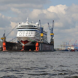 AIDAluna bei Blohm+Voss im Trockendock
DSC 2033