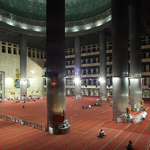 11 06 04Istiqlal0517 ShiftN