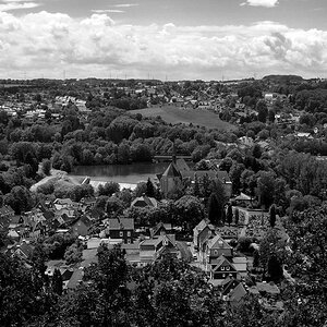 DSC 2054 bearbeitet klein B&W

Wuppertal Beyenburg vom Bilstein aus gesehen