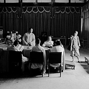 mönche "bei der arbeit".
yangzhou, provinz jiangsu, china
agfa apx100, iso 200, 19min R09 @ 22°C
voigtländer nokton 1,2/35mm