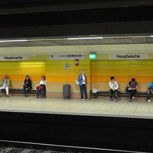 Frankfurt Hauptwache - U-Bahnstation außerhalb der Rushhour