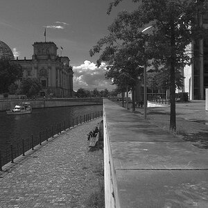 ReichstagSpreeBoot 0042 110619 SW 1024x685 90