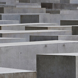 Blick auf das Holocaust Mahnmal in Berlin