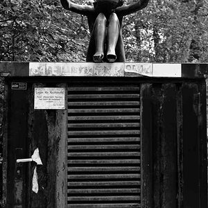 Abgestellt
DSC 0259 
D700
50mm 1:1,4
1:5,6
1/60s