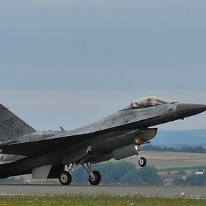 F 16 Landung