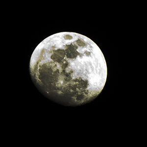 Mond I
1/25 sec Blende 6,3
Sigma 70-300 
April, Senegal