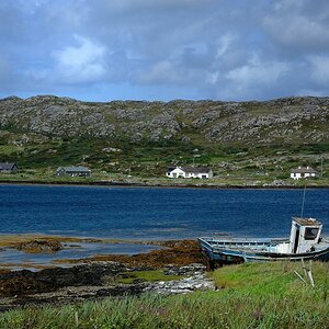 X 0150 Irland 2011 boat and lake