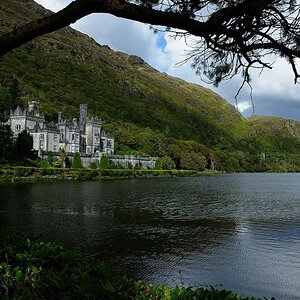 X 0161 Irland 2011 Abbey and lake