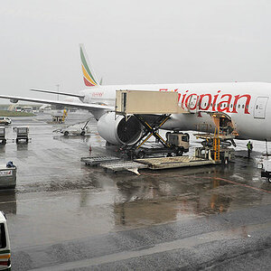 Mit Ethipian Airlines geht es nach Addis Abeba.
Tortz größter Dürrekatasrophe in Ost Afrika, regnet es während der Trockenzeit
6806