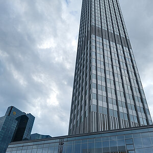 DSC7012 4 fused NF-F
Hochhaus am Willy-Brandt-Platz (EZB)