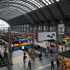 DSC7017 NF-F
Hauptbahnhof (Testbild)