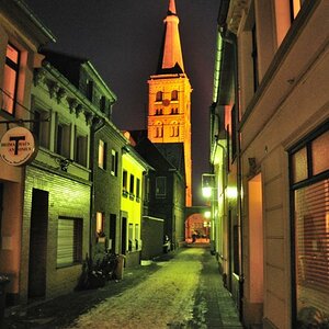 St. Corneliuskirche in Tönisvorst, gesehen aus der Antoniusstraße