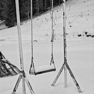s DSC 0019 bw lzn