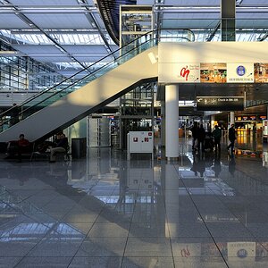 Terminal 2 Aufgang