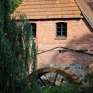 Holmer Mühle
D700
Zeiss Planar ZF2 100/ f2
Offenblende