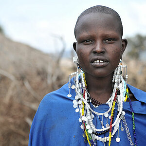 Maasai Frau in einen Dorf in der Nähe
vom Kambi Ya Tembo
7911