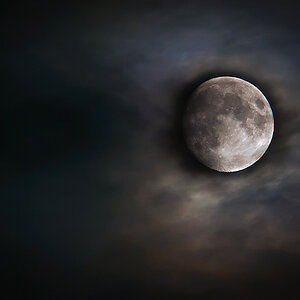 Mond mit D300s, TC-17E II und Nikon 70-200 VR I @ 340mm