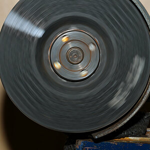 05
SB-600 1/8 = 1/6600s
1/60s f/11
ISO 100