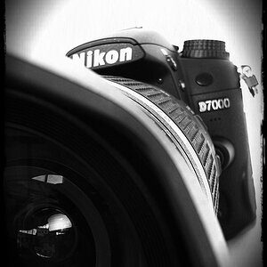 D7000