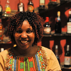 Die Bardame in der Tarangire Safari Lodge
8768