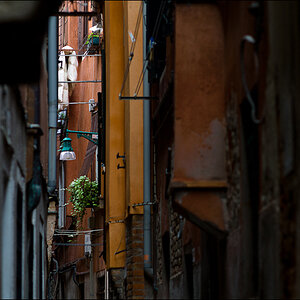 L1057843
