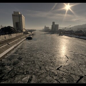 Stillstand
(Neckar, Januar 'o9)