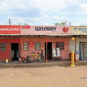Ladenzeile in Mfuwe
6206