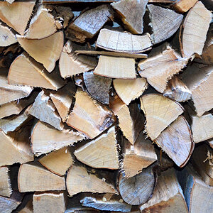...Holz...vor der Hütt'n...