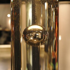 Luftblase aus flüssigem Metall (?) (Swiss Science Center Technorama)
