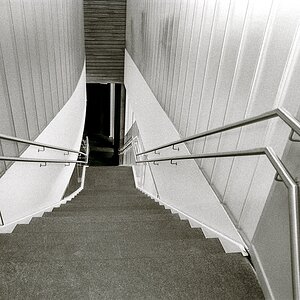 Centro de arte
Nikon F3, Film: HP5 Plus
Entwickler: Microphen
Scan vom Abzug