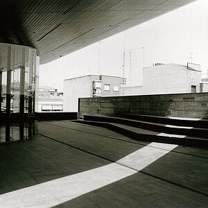 Centro de arte
Nikon F3, Film: HP5 Plus
Entwickler: Microphen
Scan vom Abzug