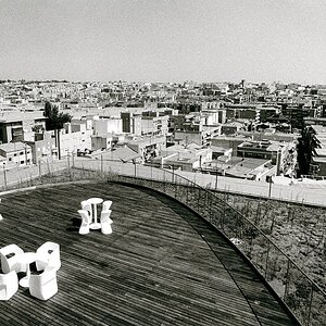 Centro de arte
Nikon F3, Film: HP5 Plus
Entwickler: Microphen
Scan vom Abzug