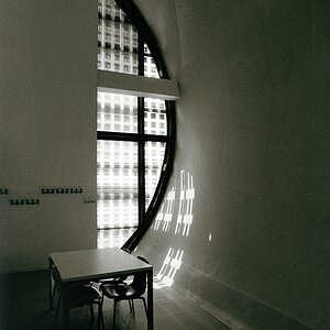 Centro de arte
Nikon F3, Film: HP5 Plus
Entwickler: Microphen
Scan vom Abzug