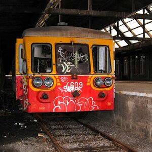 Wrack der Reihe 46
Der Triebwagen 4609, einer von nur 20 gebauten steht einsam und Verlassen in einer Halle am Gare Montzen.