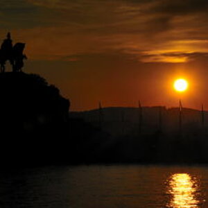 Deutsches Eck in Koblenz
Zusammenfluß von Rhein und Mosel

Reiterstandbild Kaiser Wilhem I