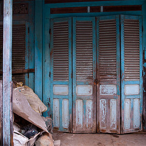 Mekong
Delta
Fluss
Vietnam
Blau
Türen
Lamellen
Gammel
verrottet