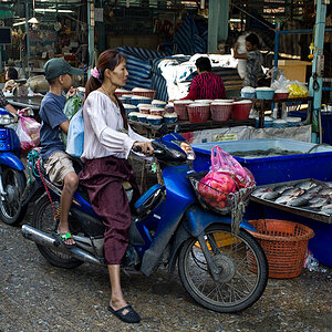bangkok klong toey market 1016399