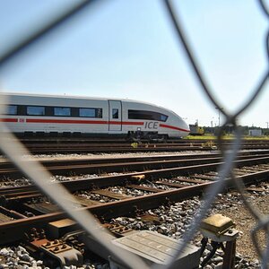 ICE Velaro D am 20.8.11 im PCW Siemens