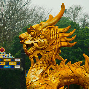 Vietnam
Hue
Tempel
Drache
Golden