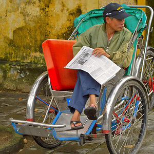 Vietnam
Hoi An
Cyclo
Pause
Zeitung lesen