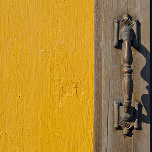Vietnam
Hoi An
Sauber
Mauer
Gelb
Türe
Türgriff
Sonne