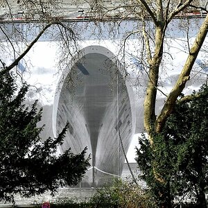Schiff auf Fassade