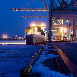 Hamburg Hafen 120210 243 (1)