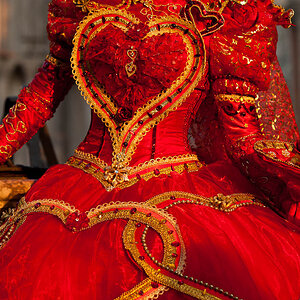 Herzmaske vor der Basilika 4300