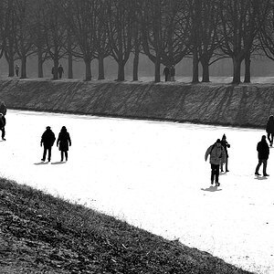 schlittschuhlaufen am kanal   sw