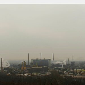 Bottrop, Blick vom Monte Schlacko der Indoor-Skianlage
DSC 1187 web distort web